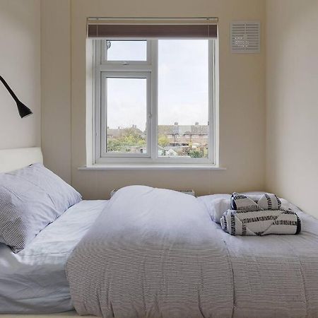 Modern 4 Bedroom House In Heathrow, London Stanwell Luaran gambar
