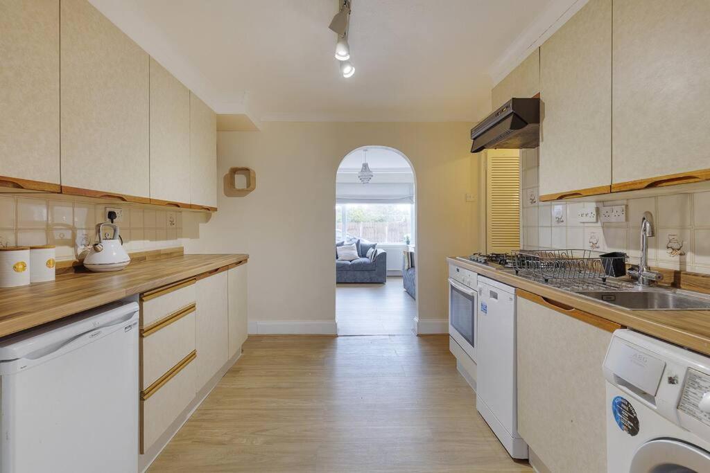 Modern 4 Bedroom House In Heathrow, London Stanwell Luaran gambar