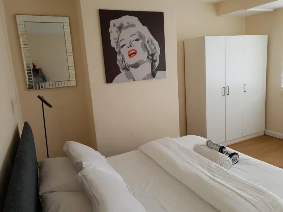 Modern 4 Bedroom House In Heathrow, London Stanwell Luaran gambar