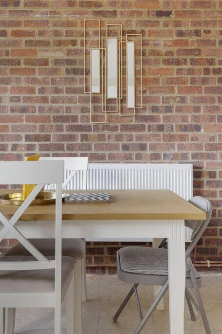 Modern 4 Bedroom House In Heathrow, London Stanwell Luaran gambar