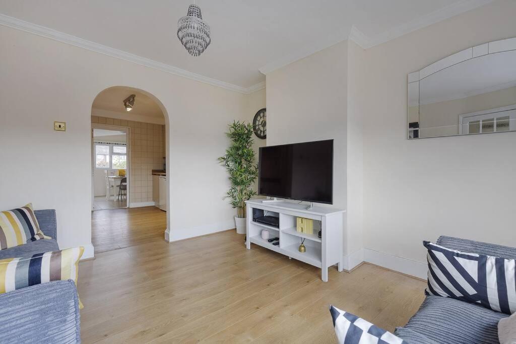 Modern 4 Bedroom House In Heathrow, London Stanwell Luaran gambar